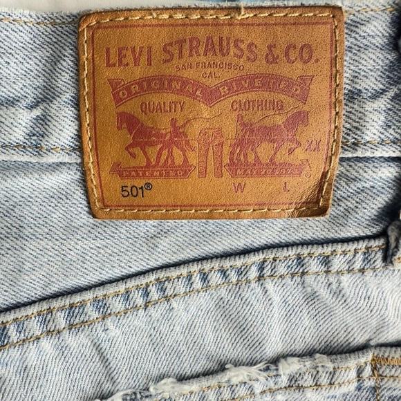 Levi's 501 Women's Light Wash Denim Cut Off High Waisted Jeans Shorts size W25 - Picture 4 of 6